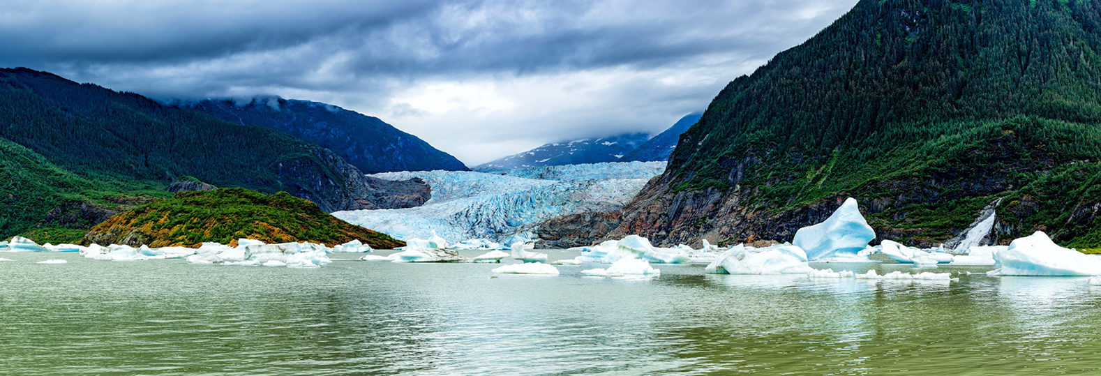 Mendhenall Glacier, Juneau Lake, Alaska